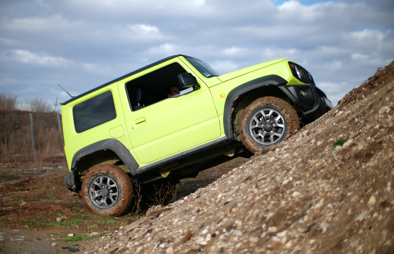 Illustration for article titled The 2018 Suzuki Jimny Is the Off-Road Bargain of Your Dreams, and the Highway Cruiser of Your Nightmares